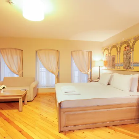 The Loft 3*